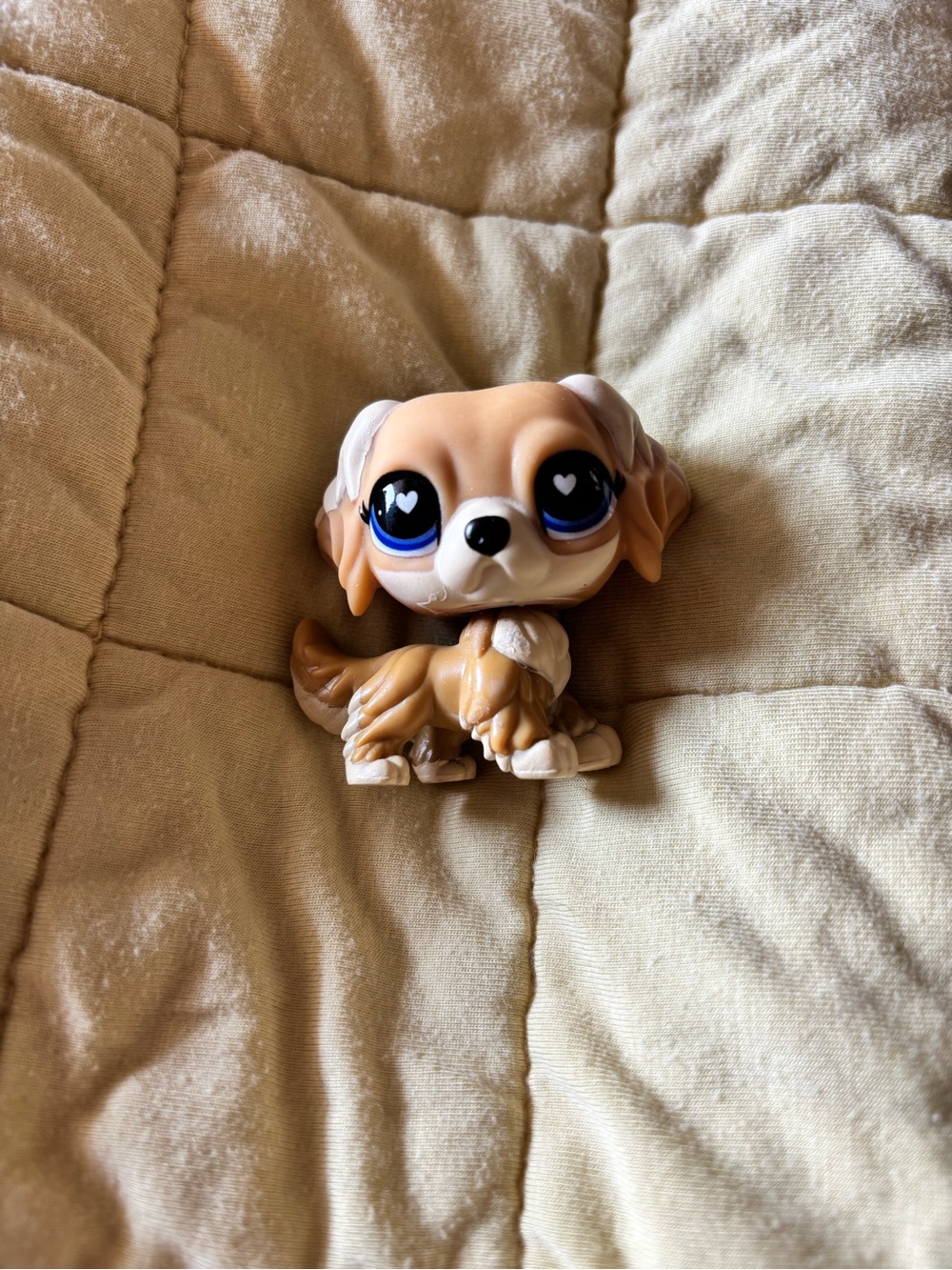 Littlest Pet Shop Brown and White Puppy Figure with Big Blue Eyes
